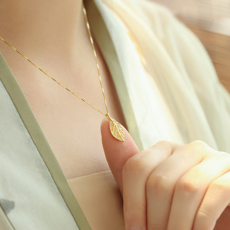 Halskette Mit Blattanhänger | Shop Nory