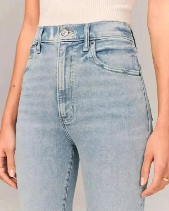Bootcut Jeans mit Shaping-Effekt