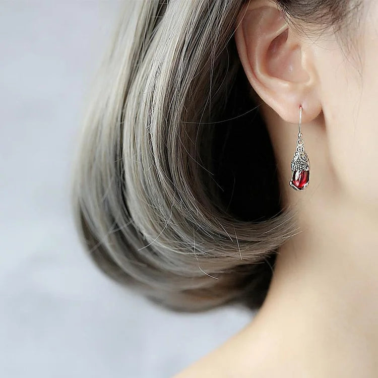 Silberne Ohrringe mit Mythischem Tier – Aelora | Shop Nory