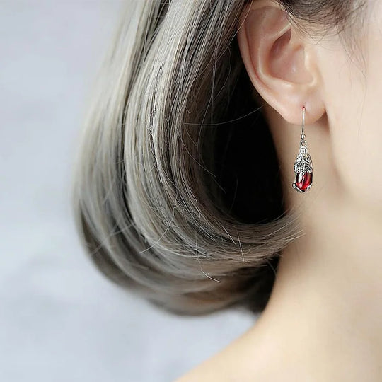 Silberne Ohrringe mit Mythischem Tier – Aelora | Shop Nory