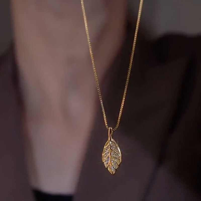 Halskette Mit Blattanhänger | Shop Nory