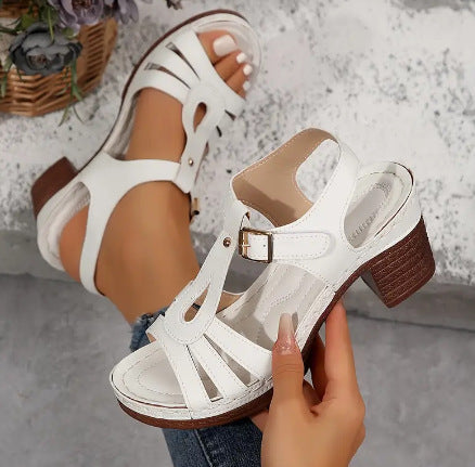 Retro-Sandalen mit Blockabsatz und verstellbarem Riemen
