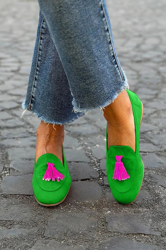 Grüne Loafer mit Pinker Fransenapplikation