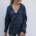 Leichte Windjacke mit Kapuze