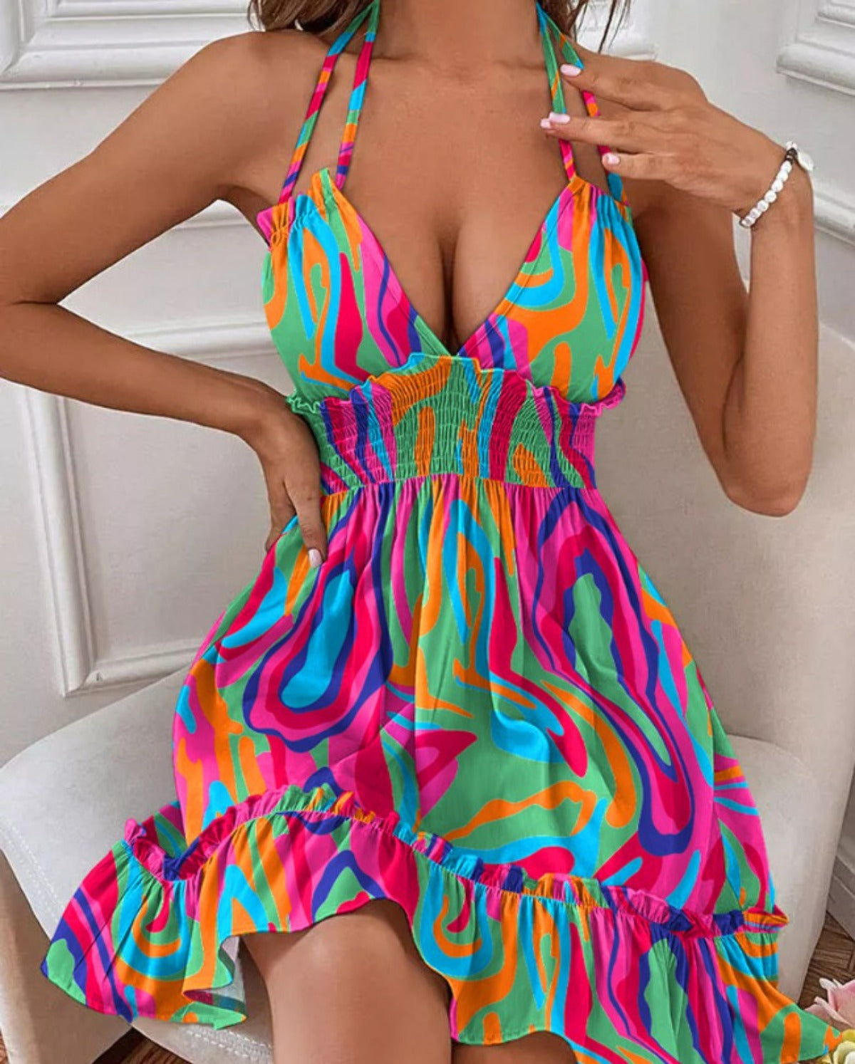 Tiefes V-Seil-Sling-Neckholder-Kleid