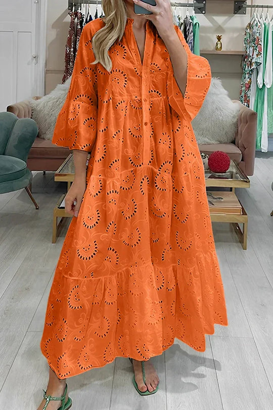 Elegantes Kleid mit Lochstickerei