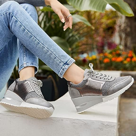 Orthopädische Sneakers mit hohen Absatz und Keilabsatz