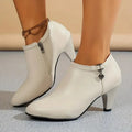 Zeitlose Stiefeletten im femininen Spitzen-Design