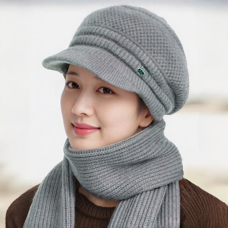 Damen-Set: Strickmütze und Schal für den Winter