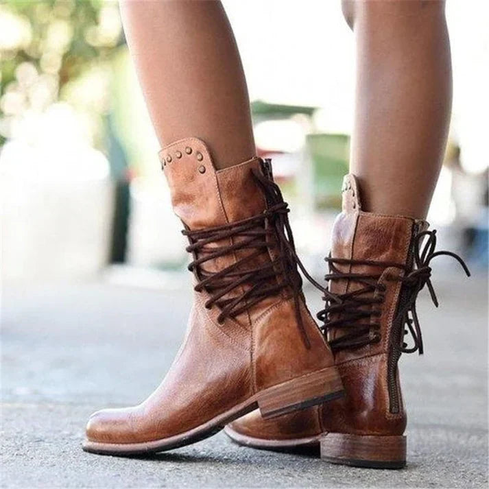 Stylische Lederstiefel mit Schnürsenkeln