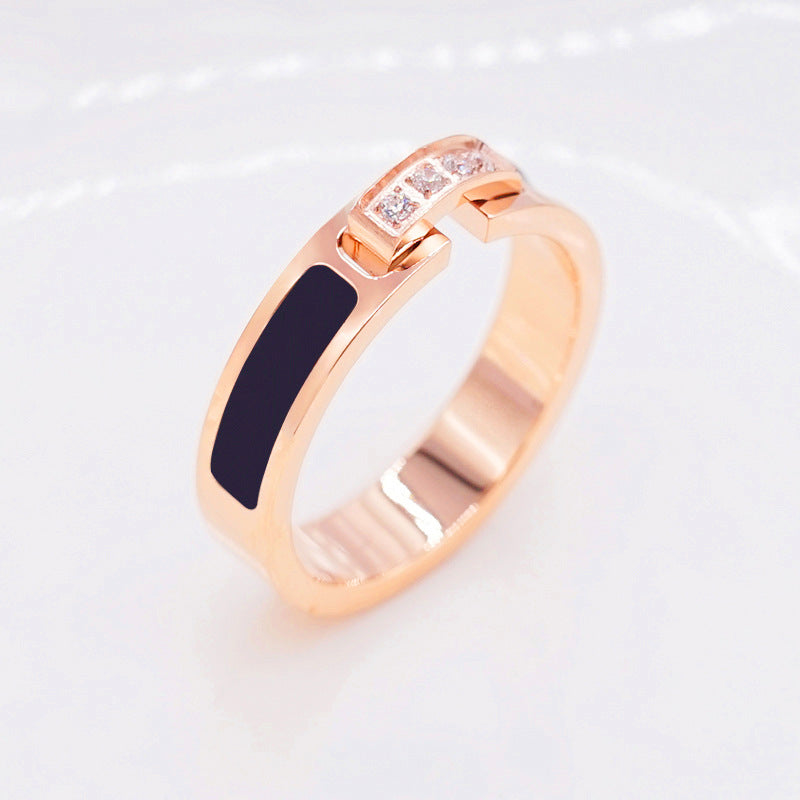 Damen modischer Ring mit eleganter Detailgestaltung und funkelnden Zirkonia Shop Nory