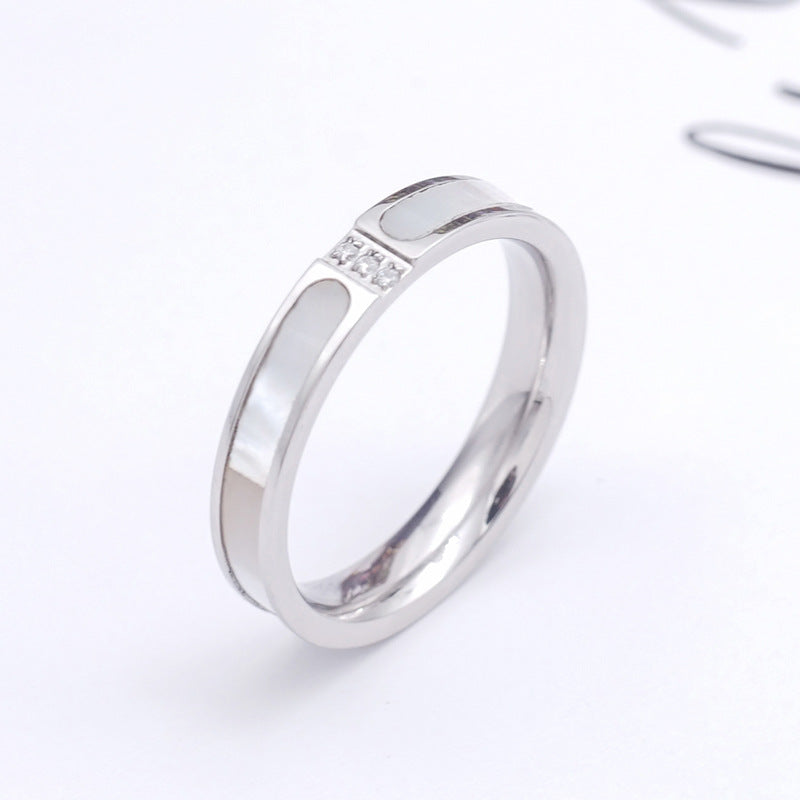Damen Ring mit funkelnden Zirkonia und modernem Design Shop Nory