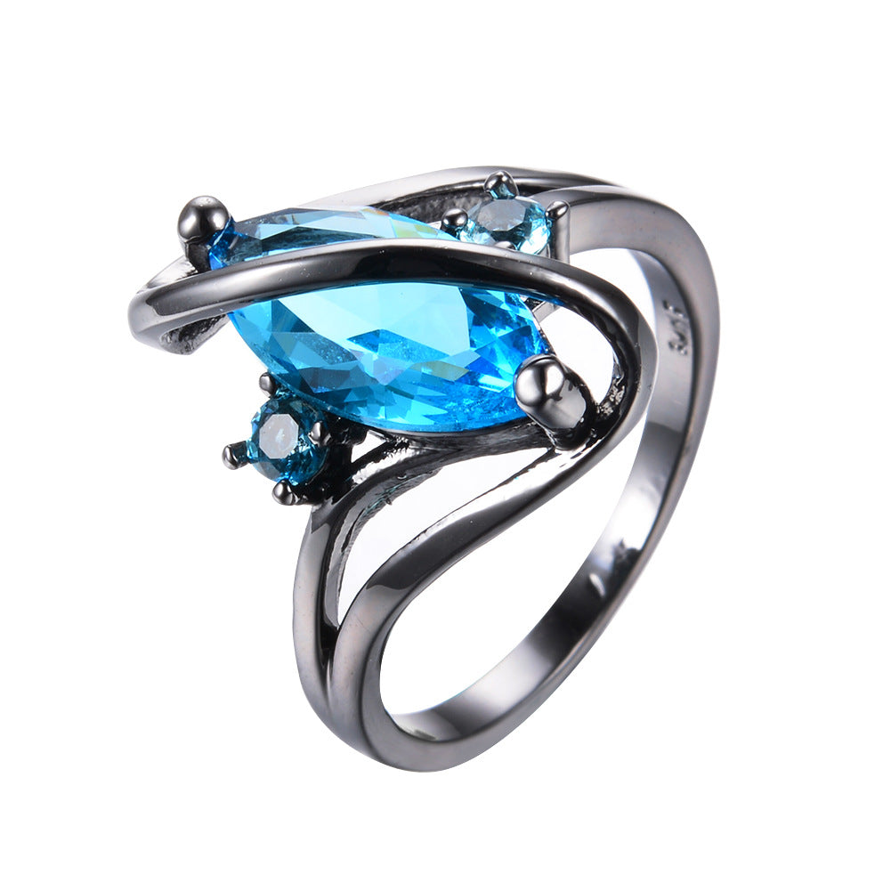 Damen Ring mit kunstvollem Zirkon-Einsatz und eleganter schwarzer Fassung Shop Nory