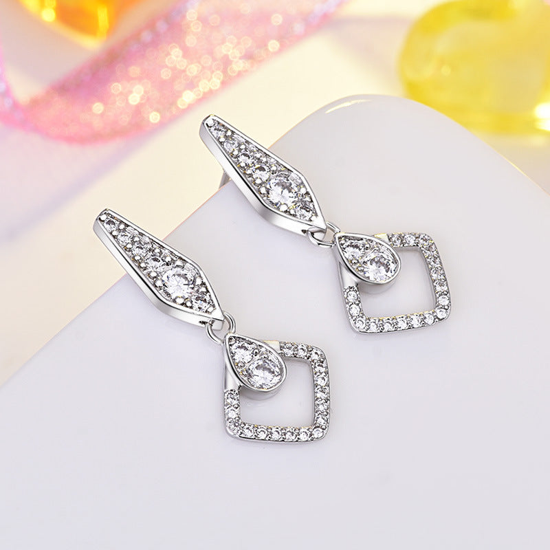 Damen Funkelnde Ohrringe mit elegantem, geometrischem Design Shop Nory