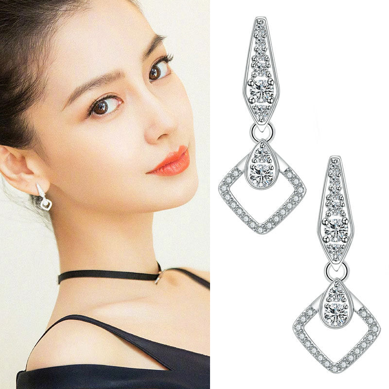 Damen Funkelnde Ohrringe mit elegantem, geometrischem Design Shop Nory