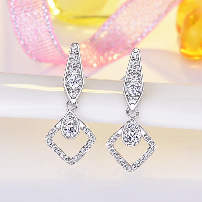 Damen Funkelnde Ohrringe mit elegantem, geometrischem Design Shop Nory