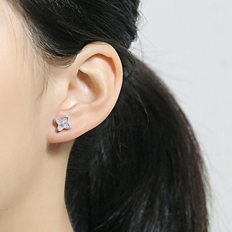 Damen Ohrstecker mit kunstvollem Schmetterlingsdesign und funkelnden Zirkoniasteinen Shop Nory
