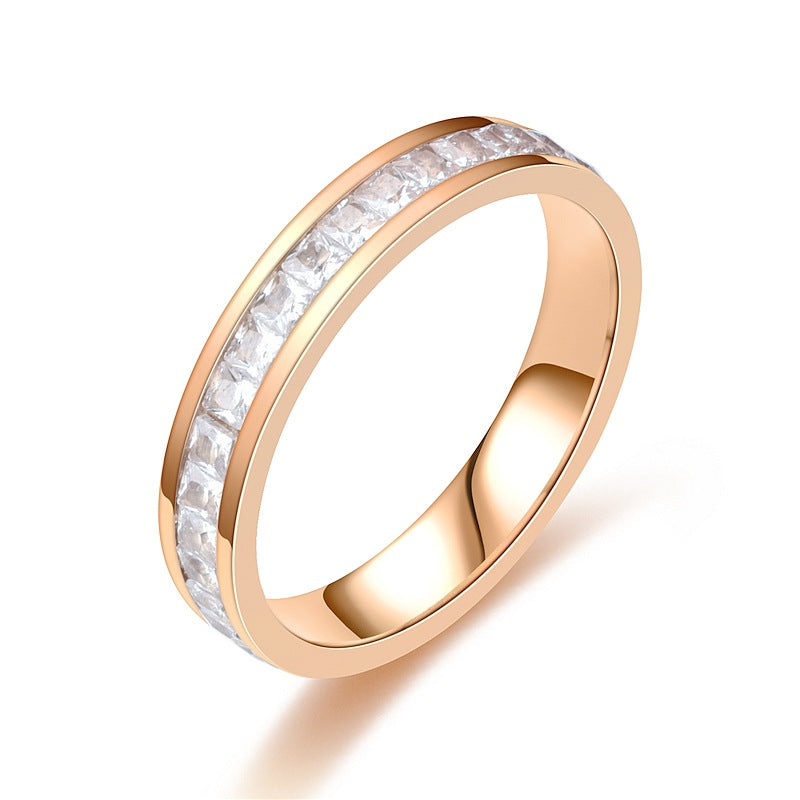 Damen Ring mit funkelndem Zirkonia-Besatz und eleganter Oberflächenstruktur Shop Nory