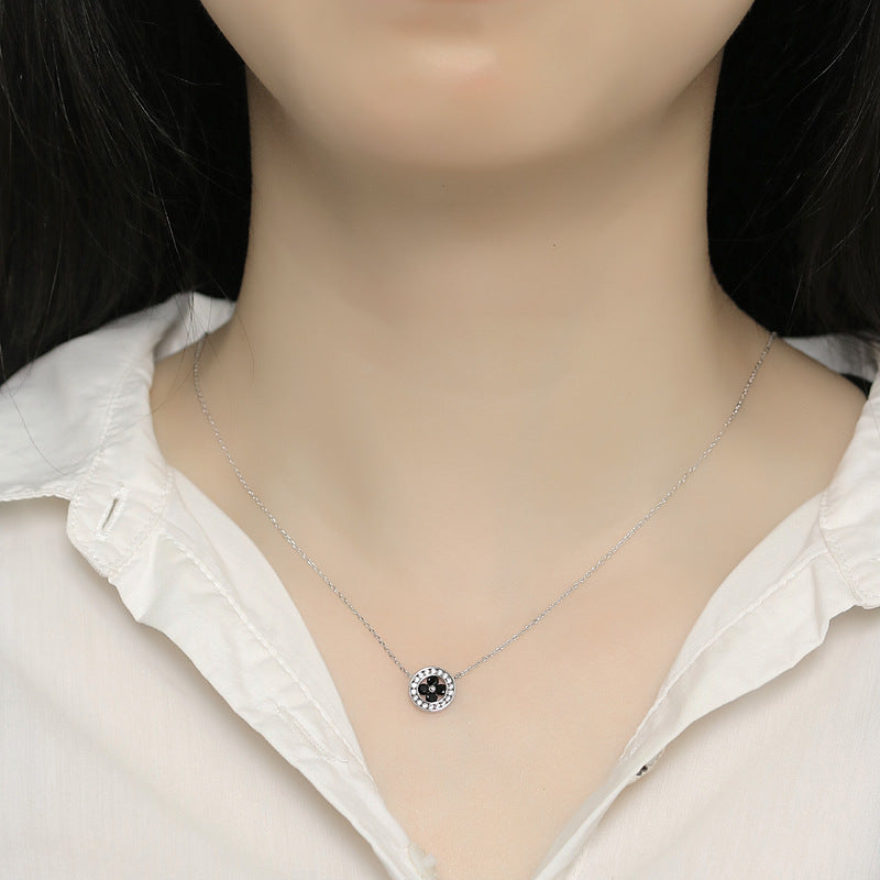 Damen Halskette mit kunstvollem Blumenanhänger und funkelnden Zirkonia-Details Shop Nory