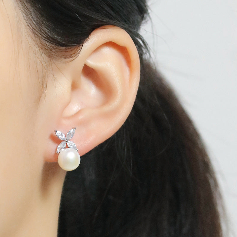 Damen Ohrstecker mit eleganter Perlen- und Zirkon-Besetzung Shop Nory