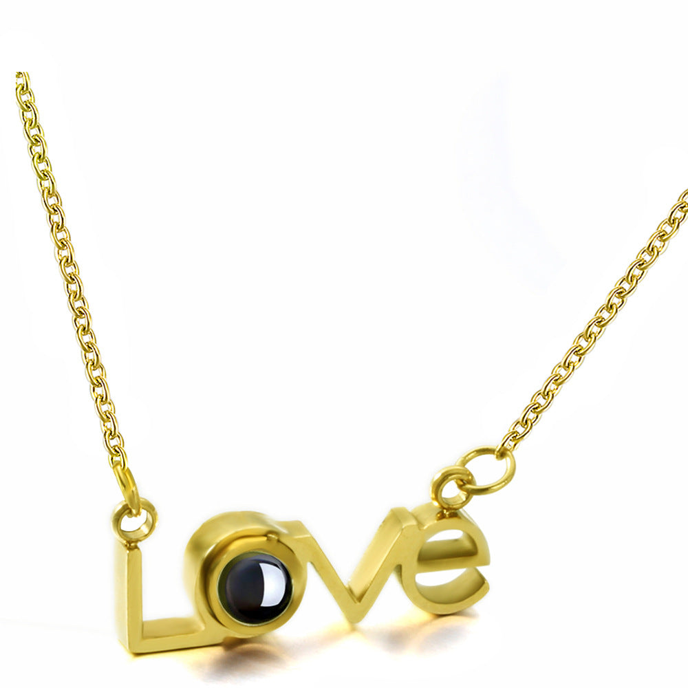 Damen Halskette mit modernem Love-Anhänger und elegantem Edelstein Shop Nory
