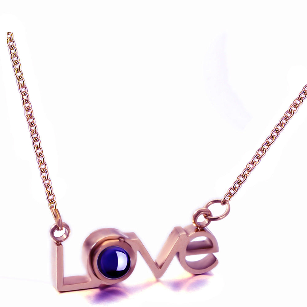 Damen Halskette mit modernem Love-Anhänger und elegantem Edelstein Shop Nory