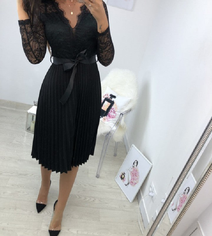 Damen Spitzenkleid mit plissierten Rock