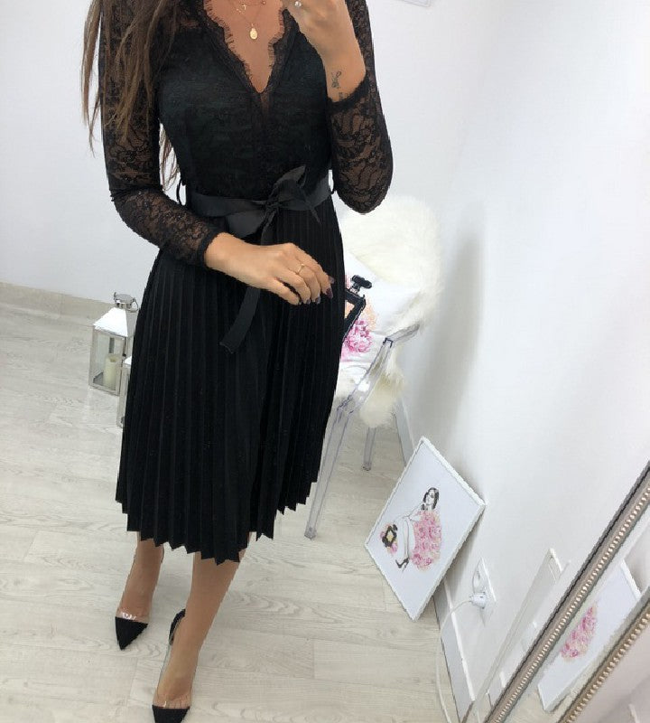Damen Spitzenkleid mit plissierten Rock