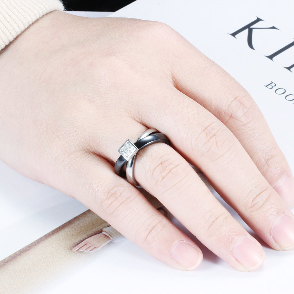 Damen Ring mit quadratischem Zirkonia-Besatz und elegantem Design Shop Nory