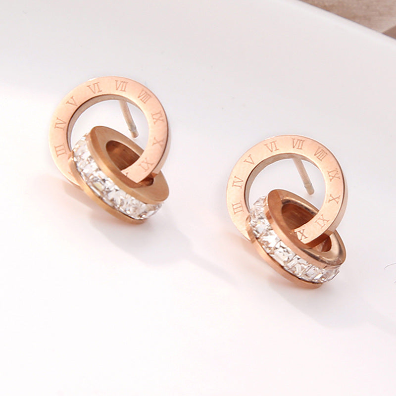 Damen stilvolle Ohrstecker mit graviertem Design und funkelnden Kristallen Shop Nory