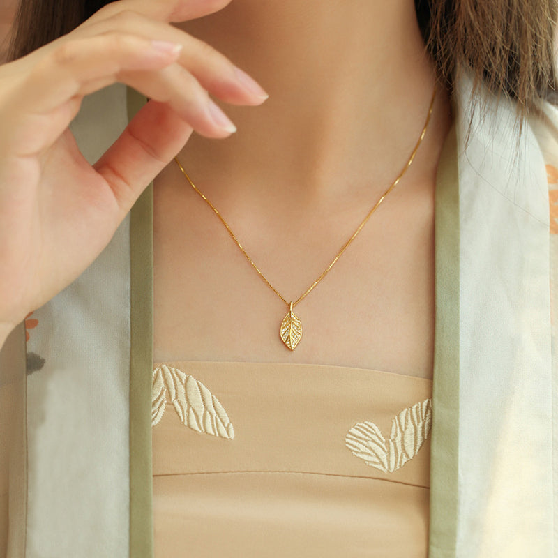 Halskette Mit Blattanhänger | Shop Nory