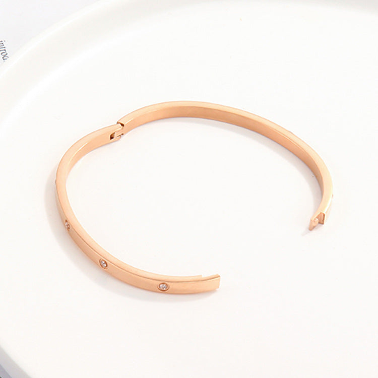 Damen eleganter Armreif aus hochwertigem Edelstahl mit funkelnden Zirkonia Shop Nory