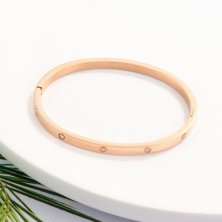 Damen eleganter Armreif aus hochwertigem Edelstahl mit funkelnden Zirkonia Shop Nory