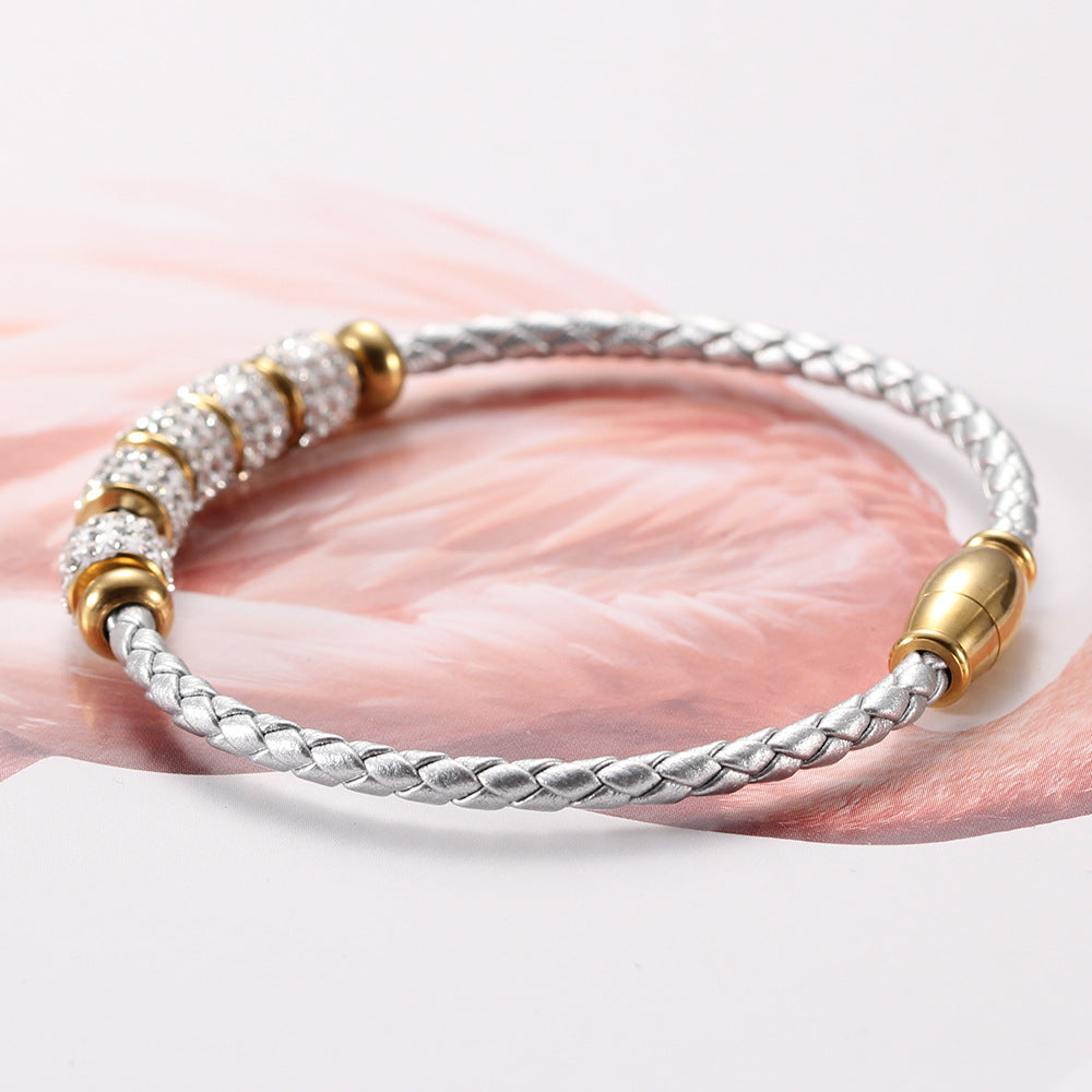 Damen Armband aus hochwertigem geflochtenem Leder mit funkelnden Zirkonia-Shop Nory