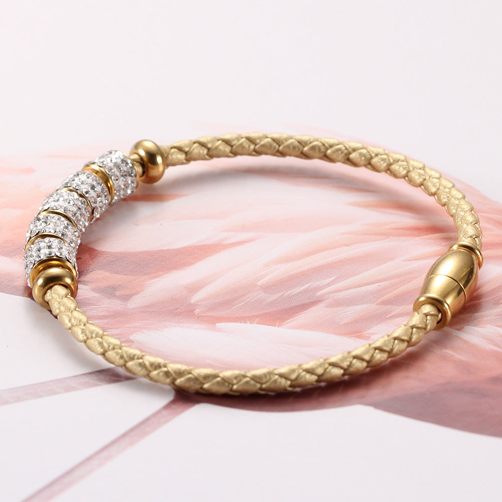 Damen Armband aus hochwertigem geflochtenem Leder mit funkelnden Zirkonia-Shop Nory