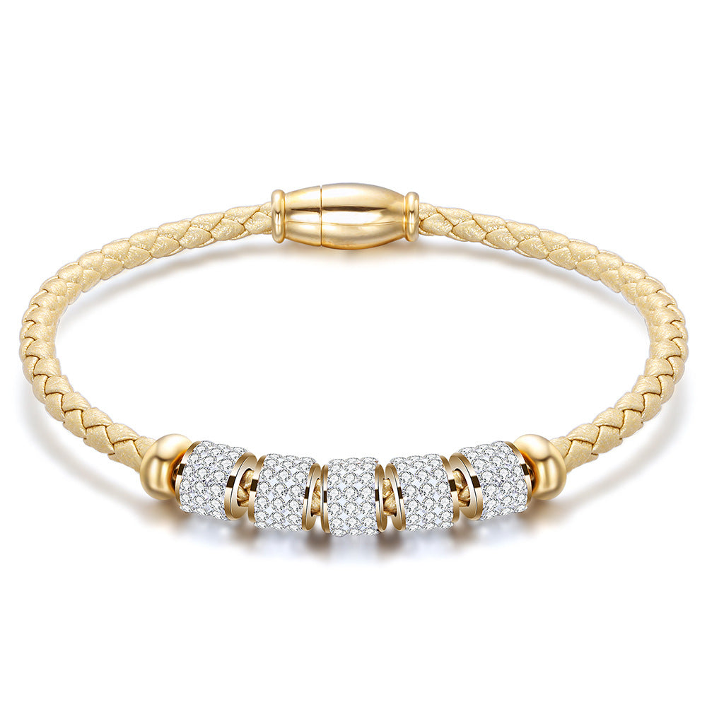 Damen Armband aus hochwertigem geflochtenem Leder mit funkelnden Zirkonia-Shop Nory