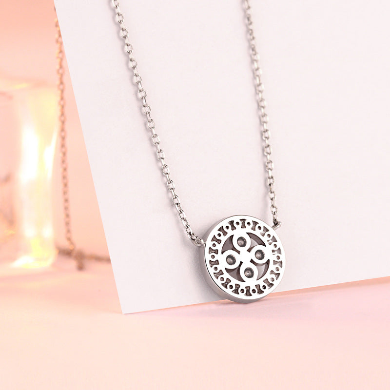 Damen Halskette mit kunstvollem Blumenanhänger und funkelnden Zirkonia-Details Shop Nory