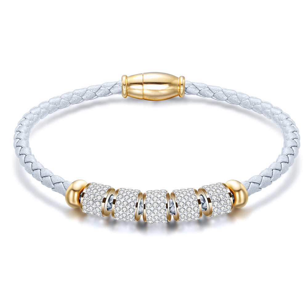 Damen Armband aus hochwertigem geflochtenem Leder mit funkelnden Zirkonia-Shop Nory