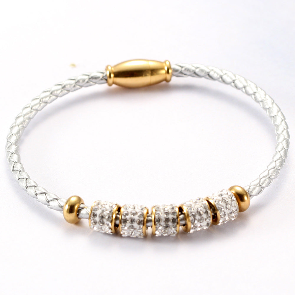 Damen Armband aus hochwertigem geflochtenem Leder mit funkelnden Zirkonia-Shop Nory