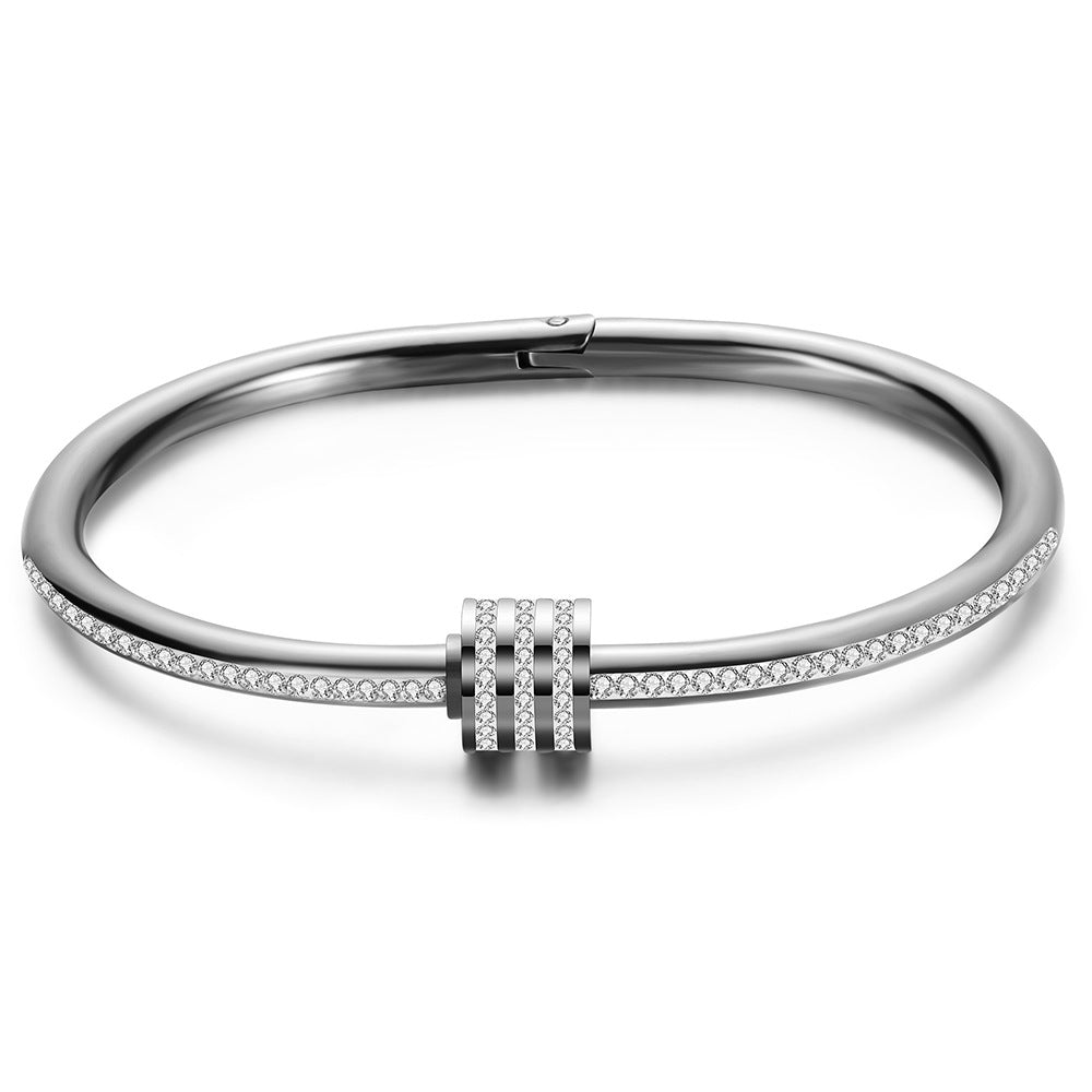 Damen Armreif mit funkelnden Kristallen und elegantem Design Shop Nory