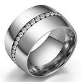 Herren Ring mit modernem, poliertem Design und funkelnden Zirkonia Shop Nory