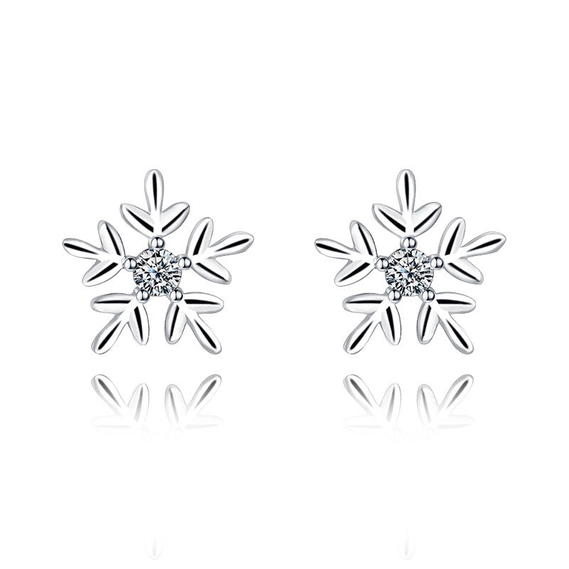 Damen-Ohrstecker mit filigranem Schneeflocken-Design und funkelndem Zirkonia Shop Nory