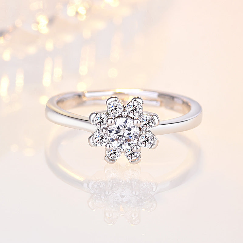Damen Ring mit floralem Design und funkelndem Zirkonia-Besatz Shop Nory