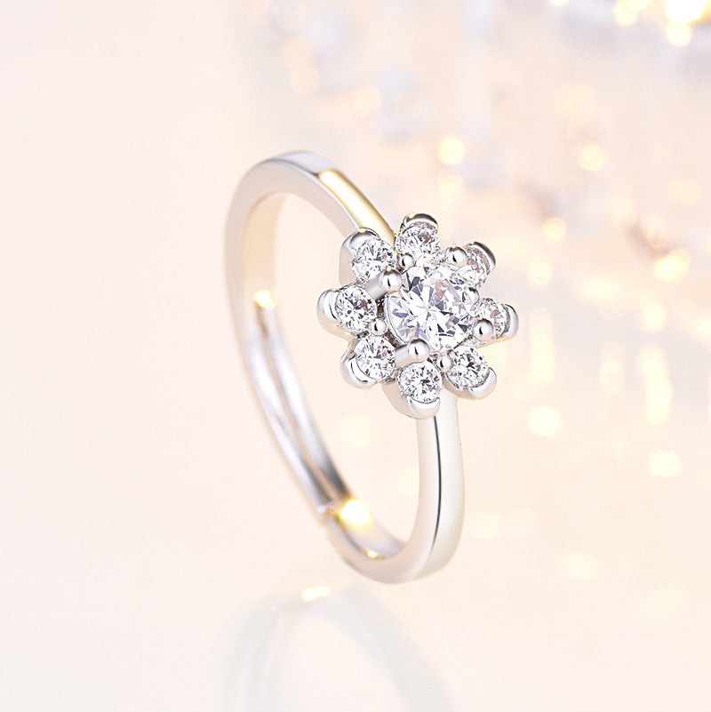 Damen Ring mit floralem Design und funkelndem Zirkonia-Besatz Shop Nory