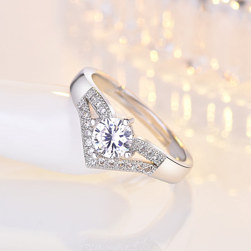 Damen Verlobungsring mit funkelndem Zirkonia-Besatz und filigranem Design Shop Nory