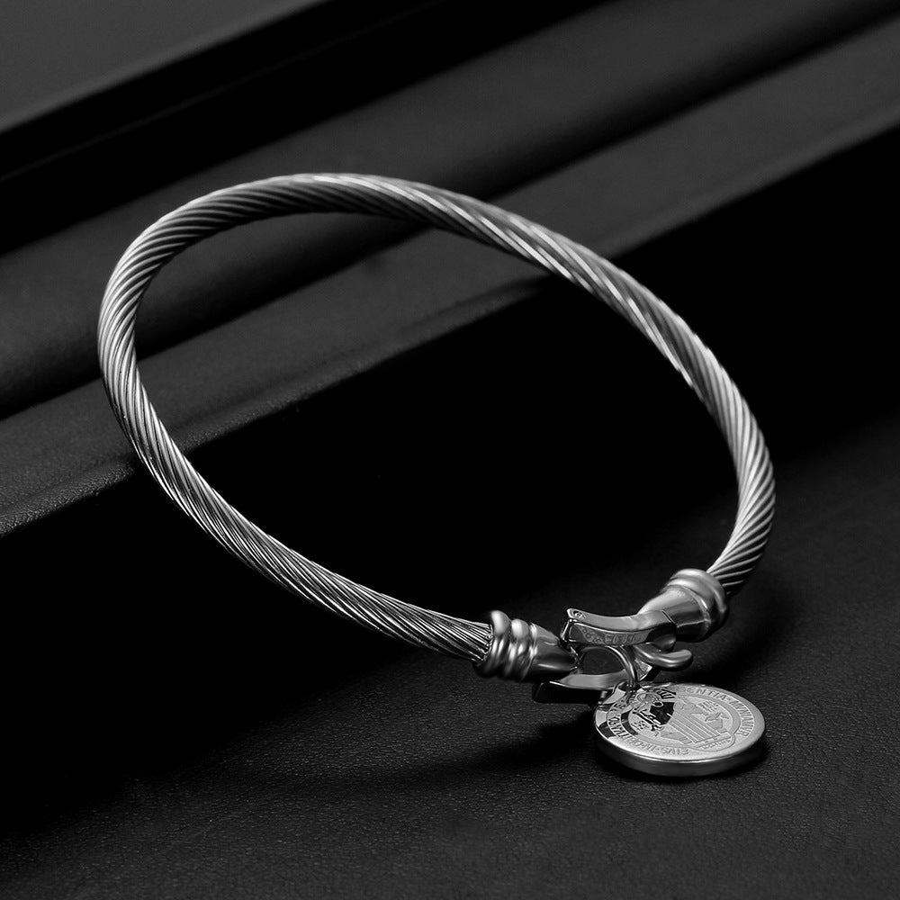 Damen Armband mit stilvollem Anhänger und korrosionsbeständigem Edelstahl Shop Nory
