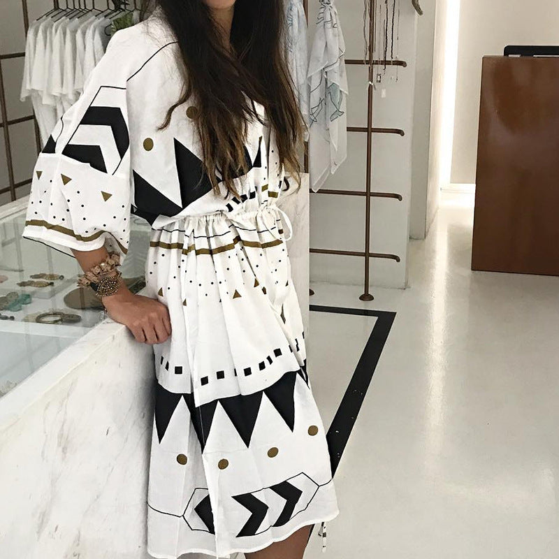 Damen Midikleid-Kaftan mit V-Ausschnitt, Tunnelzug-Taillenraffung & grafischem Print Shop Nory