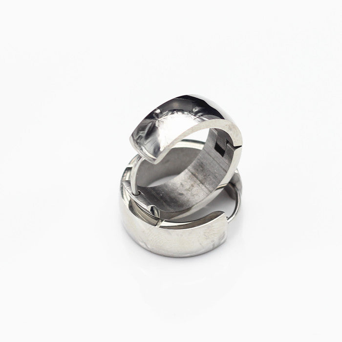 Damen Edelstahl Creolen Ohrstecker mit elegantem und modernem Design Shop Nory