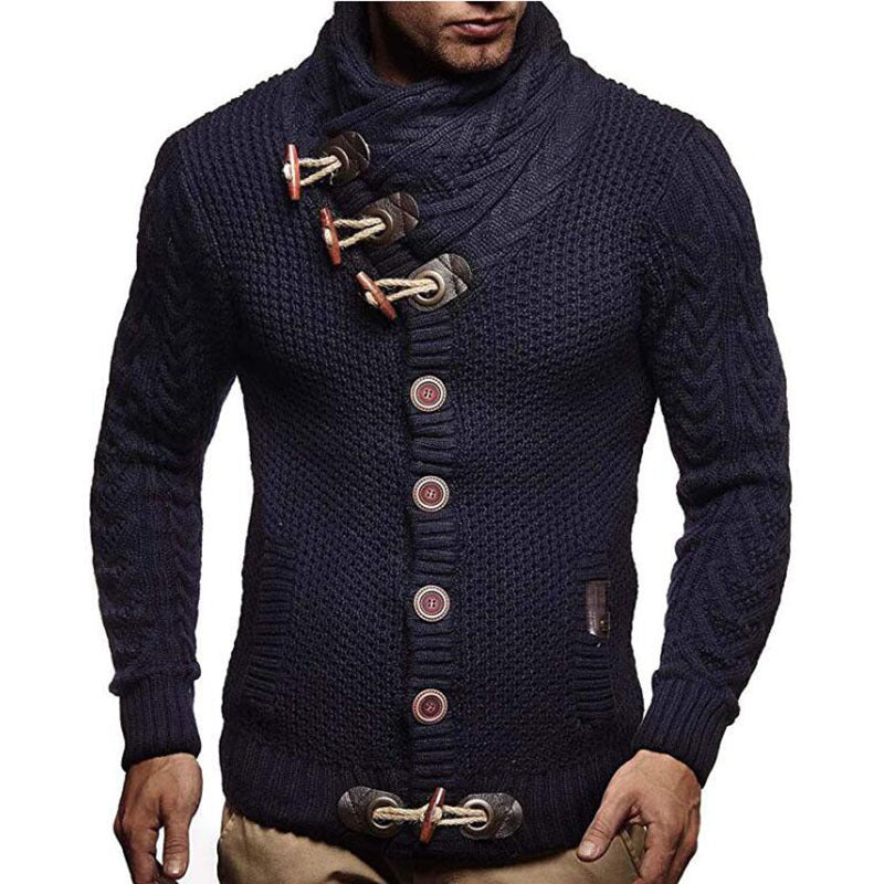 Herren nan Strickcardigan mit hohem Schalkragen, Zopfmuster und Knebelverschlüssen Shop Nory