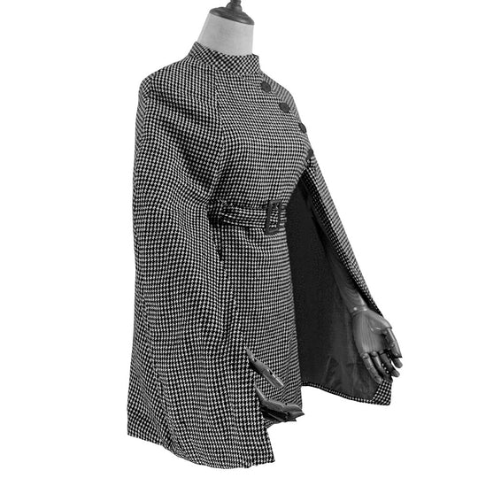 Damen Cape‑Mantel mit Hahnentrittmuster, Taillengürtel und asymmetrischer Knopfleiste Shop Nory